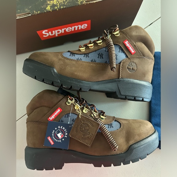 [SOLD on alias] Timberland Field Boot
Supreme New York Yankees Brown - Picture 2 of 10